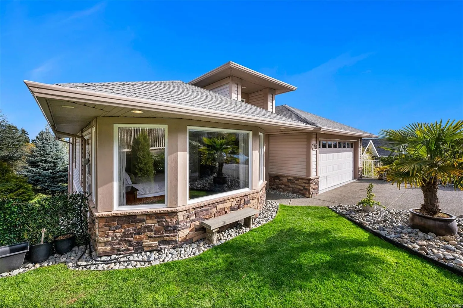 721 Country Club Dr photo 1