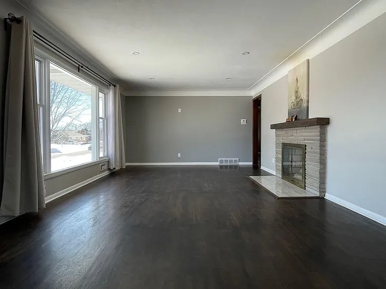 6210 Thomas Ave S — Photo 2