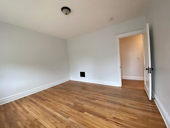4th image of 5021 S Broadway #A
