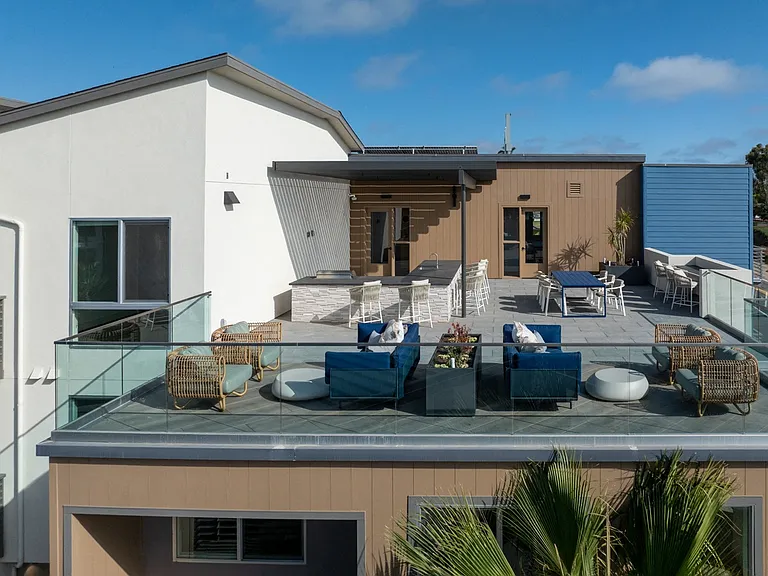 Triton Encinitas — Photo 14