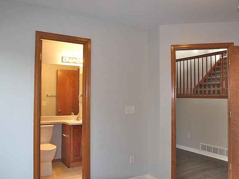 Main level bedroom's access to full bath