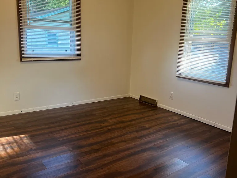 11725 W Watertown Plank Rd — Photo 10