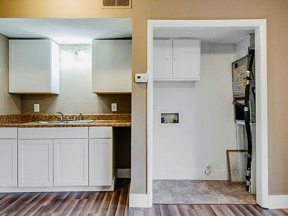 2nd image of 2337 Oak Ct
