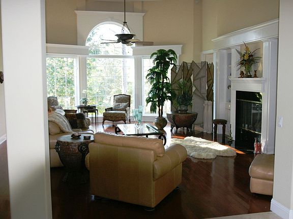 entrance view from foyer