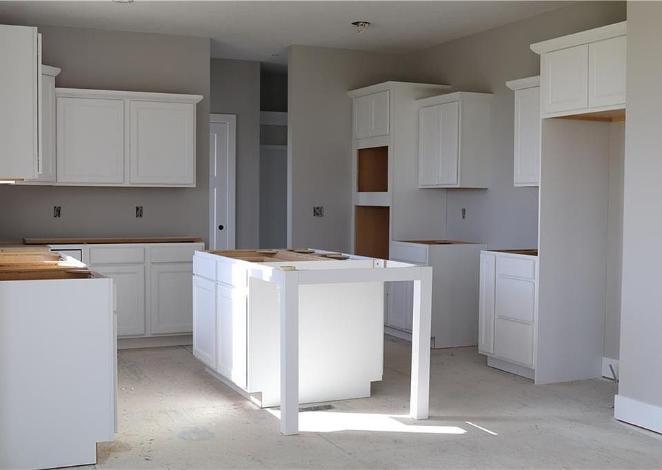 2nd image of 2365 SE Willowbrook Dr