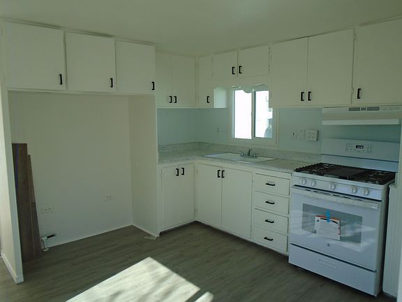 4th image of 24833 Railroad Ave #7