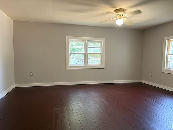 3rd image of 70 Stark St