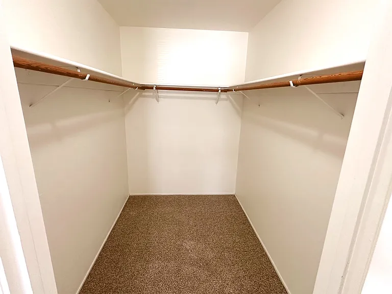 Cameo Village Apartments — Photo 27