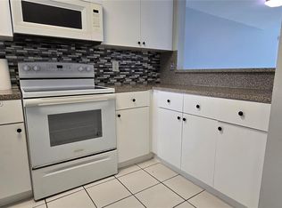 El Paraiso At Hialeah Con, Hialeah, FL 33016