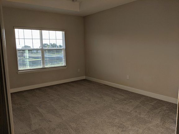 3rd image of 9924 Pallida Hickory Way