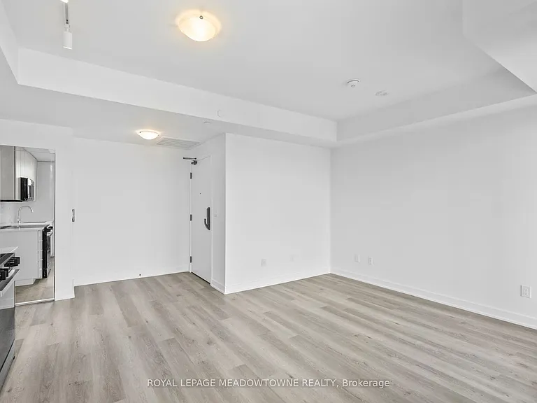 2075 Lakeshore Rd #902 — Photo 10