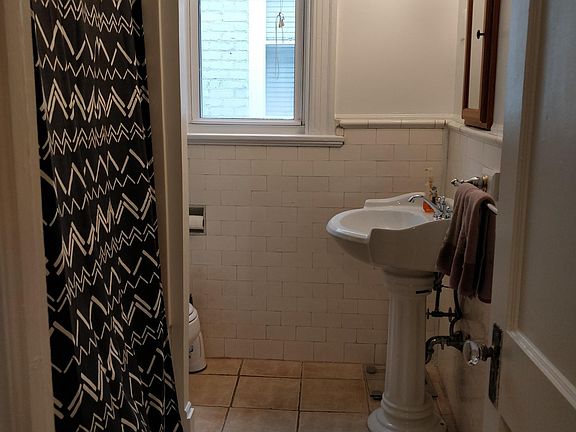5th image of 1017 Westover Ave