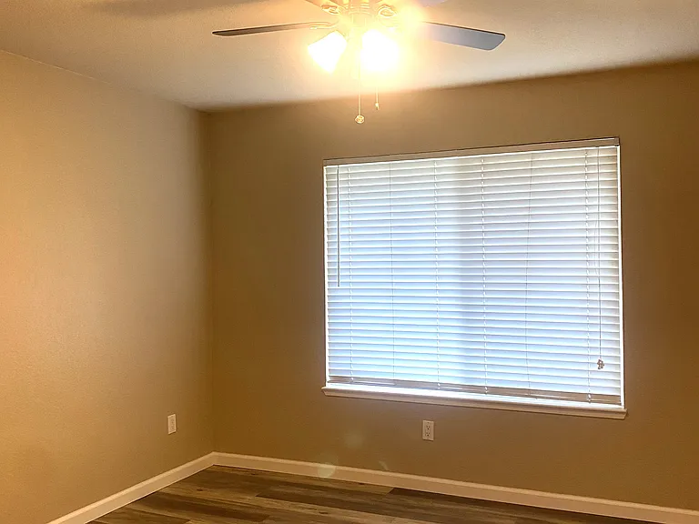 1177 Norwegian Ave — Photo 11