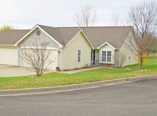 4971 Stoneback Dr, Lawrence, KS 66047