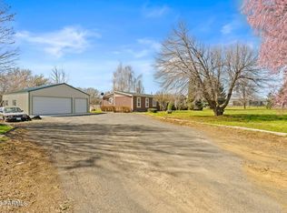 6810 W Columbus St, Yakima, WA 98903