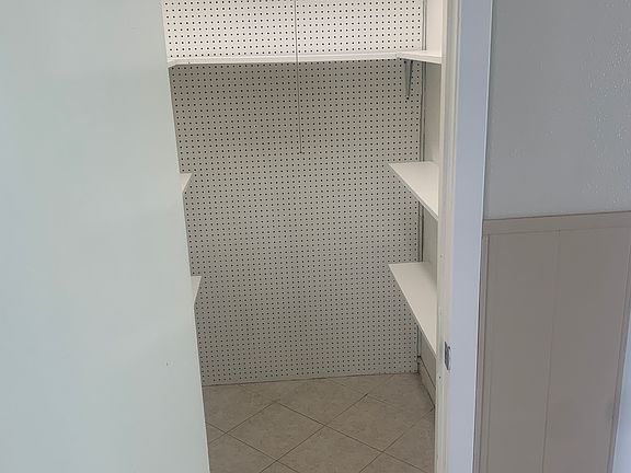 Walk In pantry