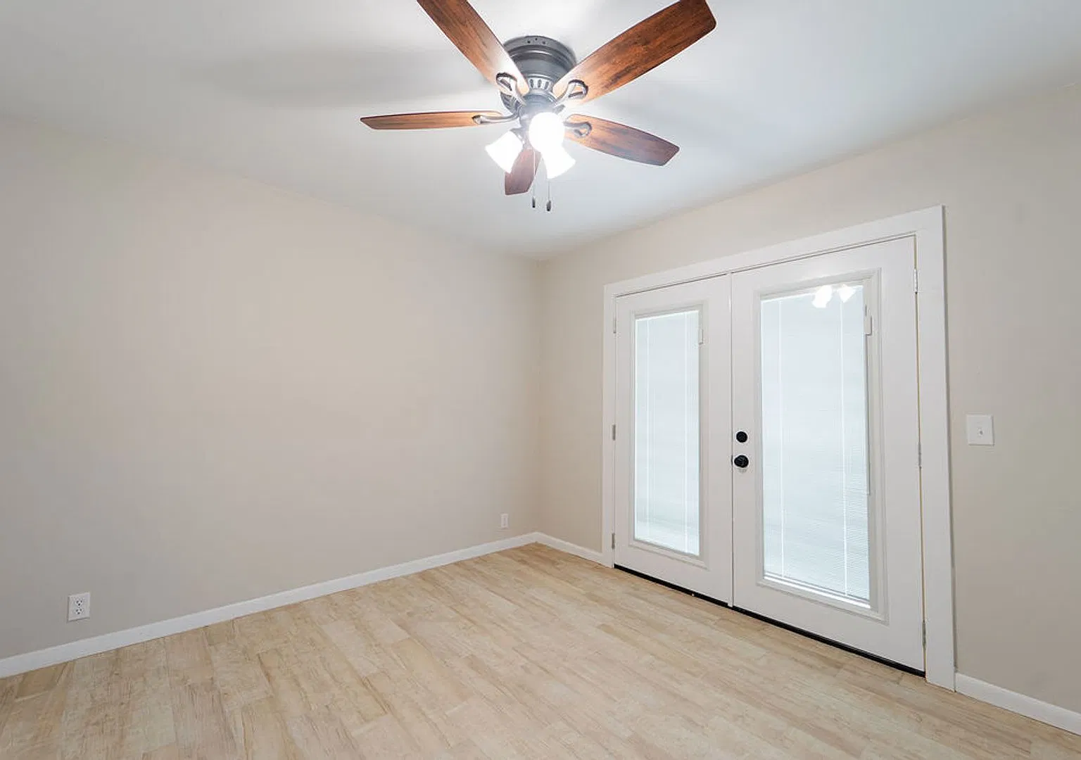 3 bedrooms and 2 full bathrooms — Photo 4