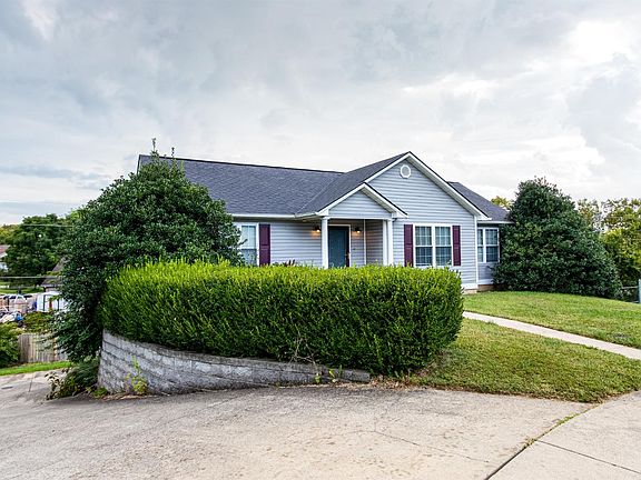 3rd image of 225 Millhouse Dr