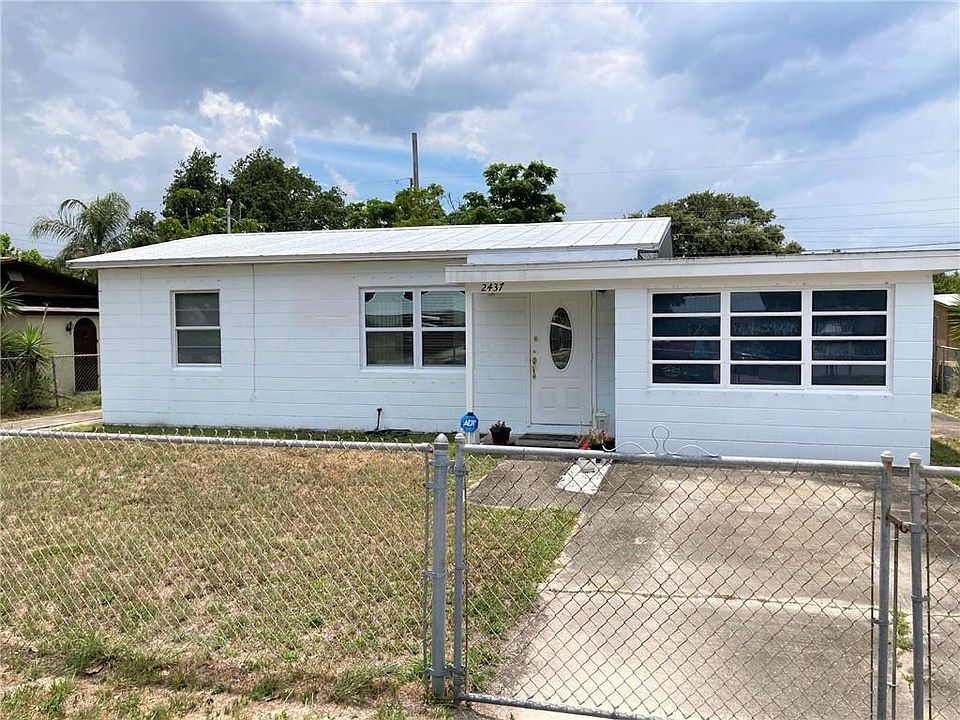 1st image of 2437 1st Ct SE