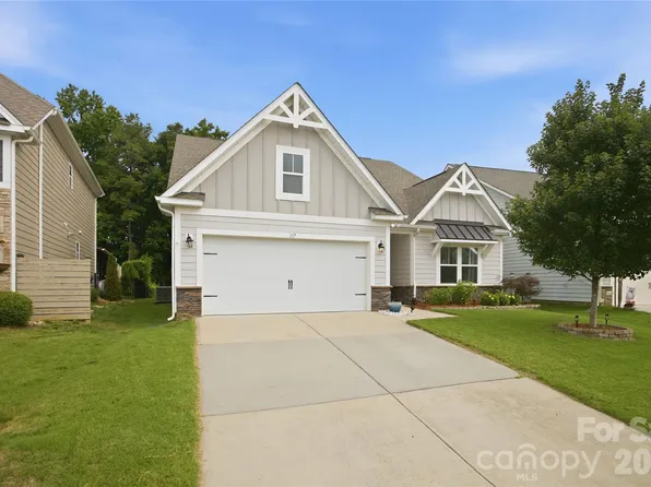 117 Canada Dr, Statesville, NC 28677