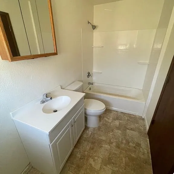 383 2nd Ave — Photo 5