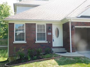 1515 E Crystal Dr #B, La Grange, KY 40031
