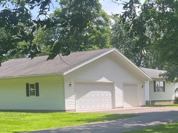 105 Bennett St, Wahkon, MN 56386