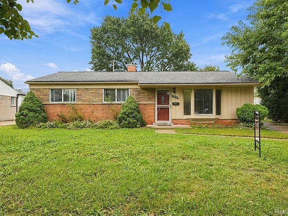 2nd image of 32416 Exeter Dr