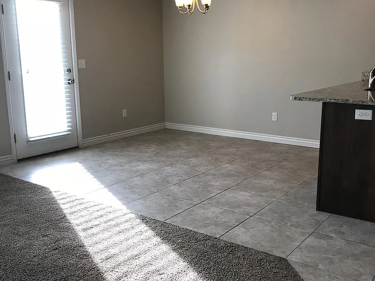 1139 W 2050 S — Photo 4