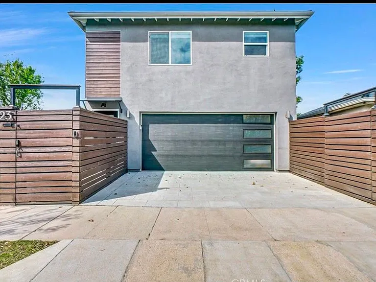 19623 Hartland St — Photo 1