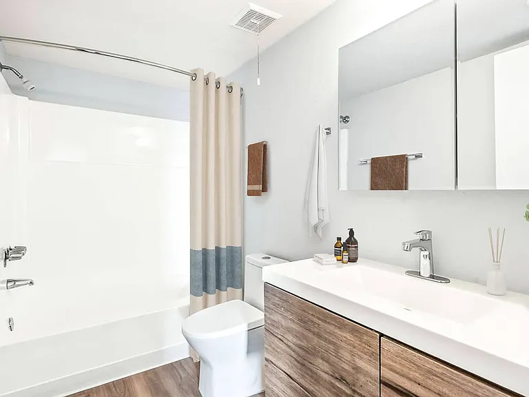 Echo Luxury Apartments — Photo 189