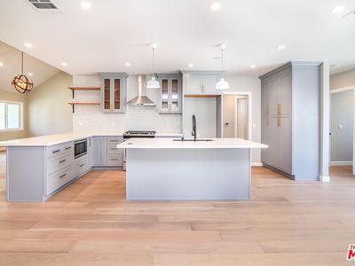 1237 S Highland Ave, Los Angeles, CA, 90019