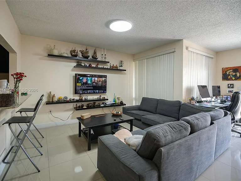 13404 SW 14th Ter #0 — Photo 2