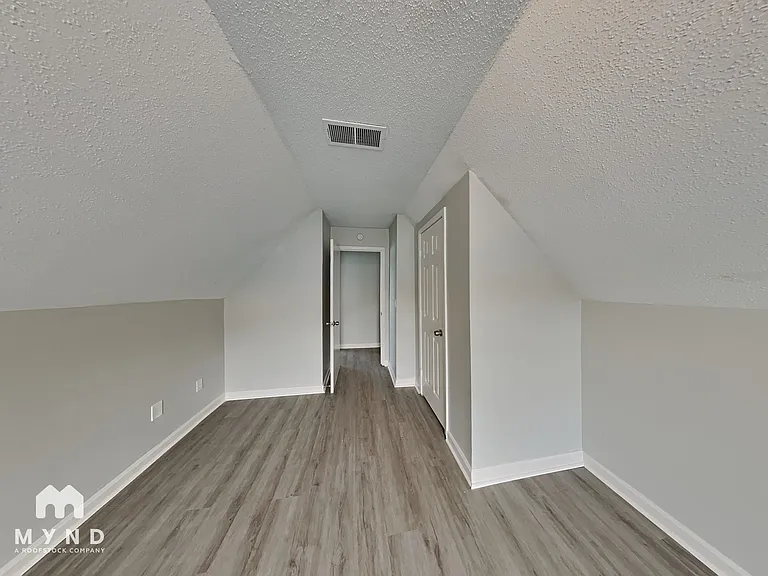6252 Phillips Lake Cv — Photo 22