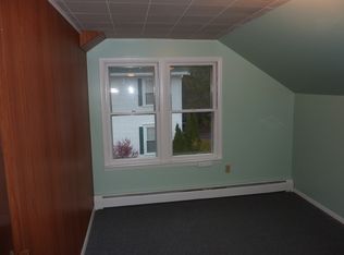 7 Arlington St APT 2, Essex Junction, VT 05452