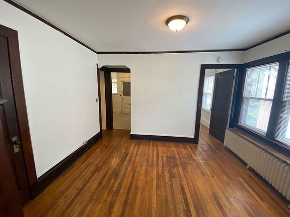 5th image of 75 Griggs St N #4