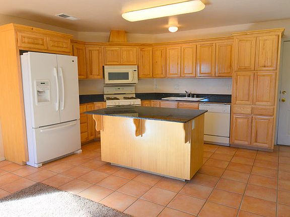 3rd image of 4732 Spanish Sun Ave NE