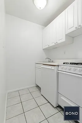 Rented by Bond New York | media 9