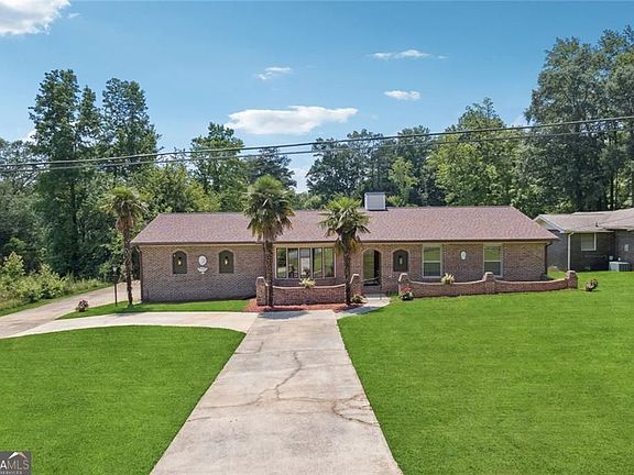 2nd image of 12 Windsor Way