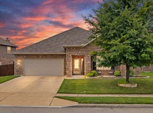 1020 Crest Breeze Dr, Haslet, TX 76052
