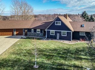1652 Round Hill Dr S, Fargo, ND 58104