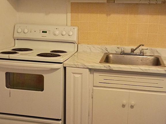 4th image of 5915 Gibson Blvd SE #211