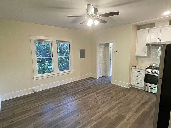 4th image of 318 Emerson St #4
