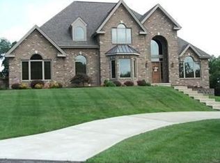 106 Estates Ct, Jeannette, PA 15644