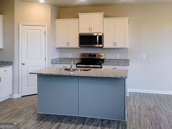 3rd image of 162 Millers Ln