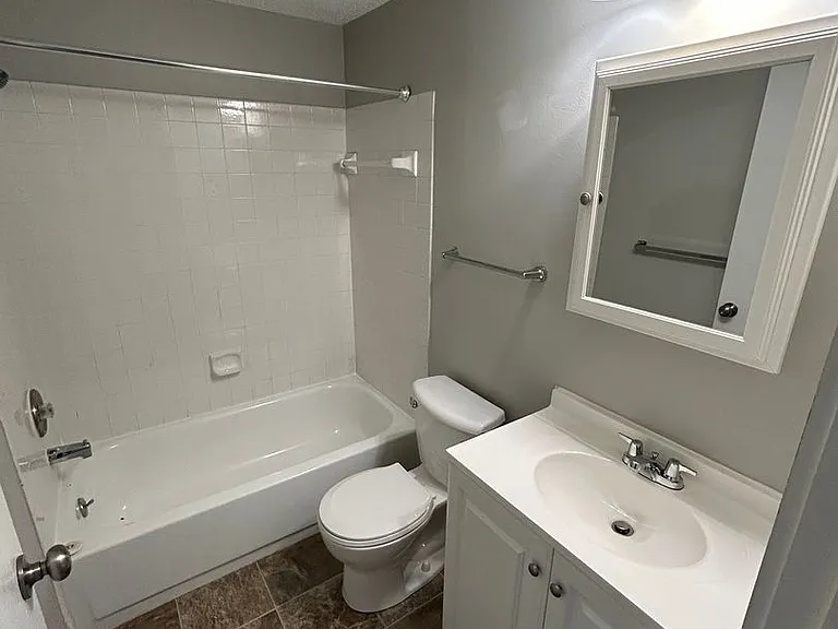 736 East 16th Street (New Town) — Photo 19