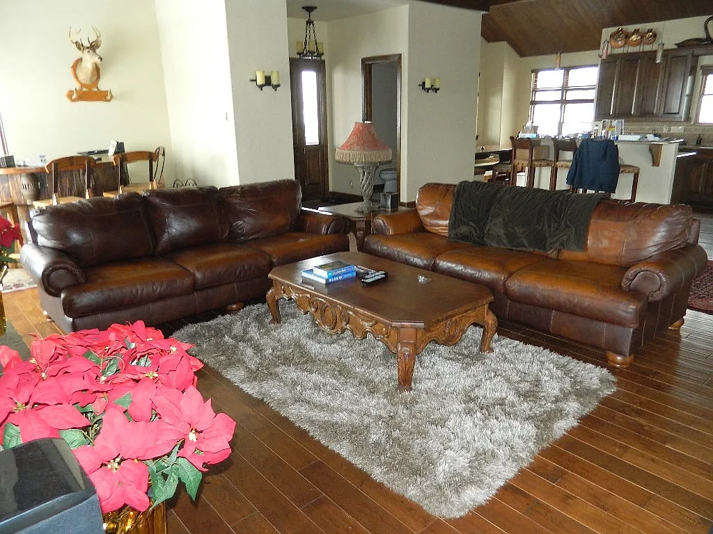4 bed, 3.5 bath, 4000 sqft, $5,500 — Photo 4