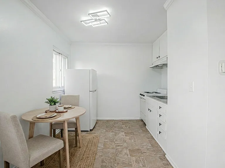 5843 W 88th St — Photo 534