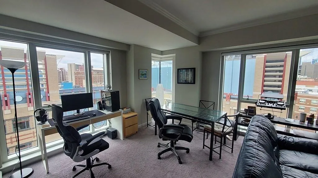 2 bed, 1026 sqft, $4,200 — Photo 3