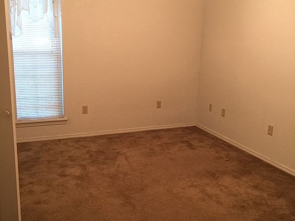 5th image of 1142 Hawkins St